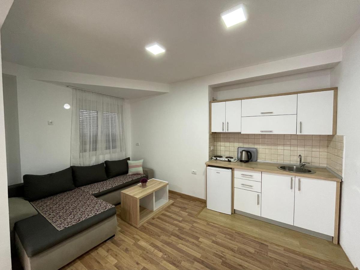 Apartments Jm Ulcinj Exterior photo