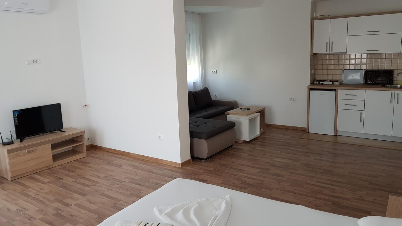 Apartments Jm Ulcinj Exterior photo